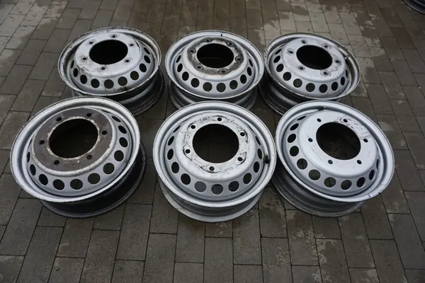 Roda de aço Mercedes-Benz 16" 6x205 ET 117 image 4