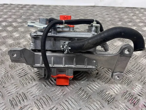 Wechselrichter Toyota Mirai OEM 5350001 - Gebraucht image 4