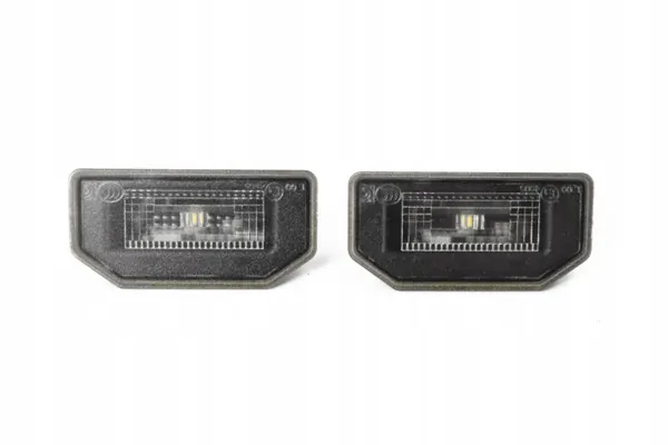 Luz de matrícula LED Tesla Model 3/Y OEM 1449730-00-B image 2