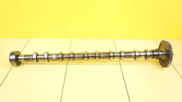 Árbol de levas admisión Volvo D5204T7 OEM 31258094 - Usado image 2