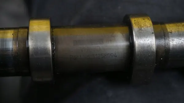 Árbol de levas admisión Volvo D5204T7 OEM 31258094 - Usado image 4