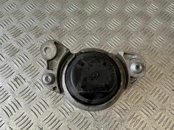 MERCEDES C KLASA W205 2.0B Moottorin Kiinnike A205 240 0800 image 10