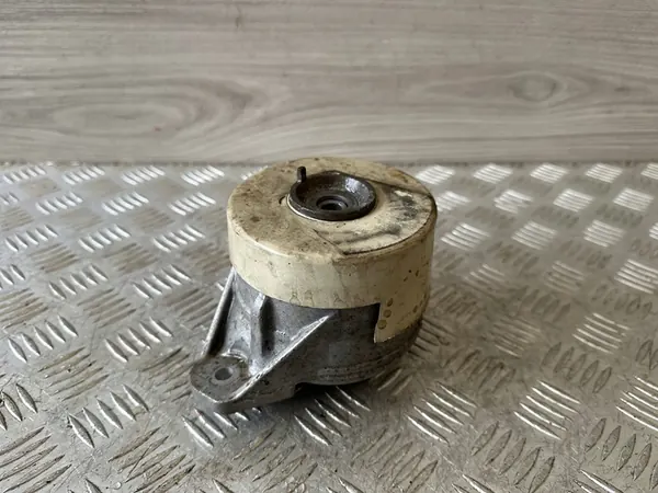 MERCEDES C KLASA W205 2.0B Moottorin Kiinnike A205 240 0800 image 4