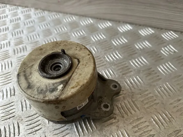 MERCEDES C KLASA W205 2.0B Moottorin Kiinnike A205 240 0800 image 6