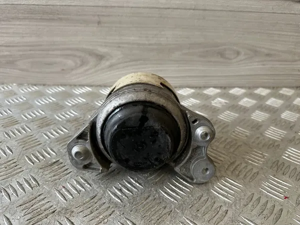 MERCEDES C KLASA W205 2.0B Moottorin Kiinnike A205 240 0800 image 8