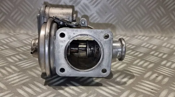 Drosselklappe und EGR-Ventil für BMW E53 E60 E83 E90 3.0 D image 8