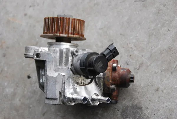 PEUGEOT 508 1.6 BHDI Kraftstoffpumpe 0445010739 image 2