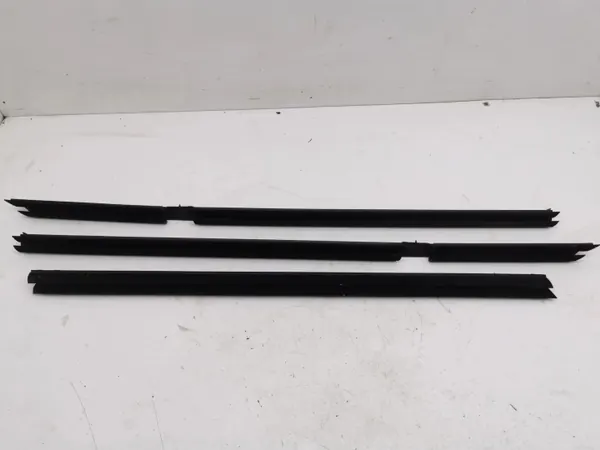 Mercedes-Benz voorraamrubber OEM AMD137085 image 7