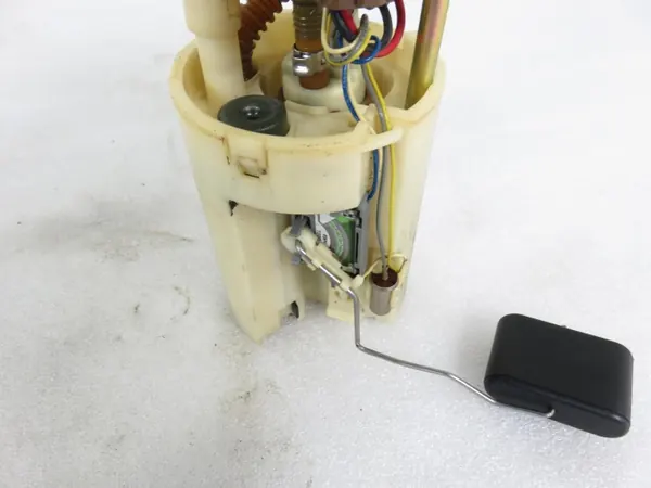 Kraftstoffpumpe OEM 96424447 - Gebrauchtes Chevrolet-Teil image 5