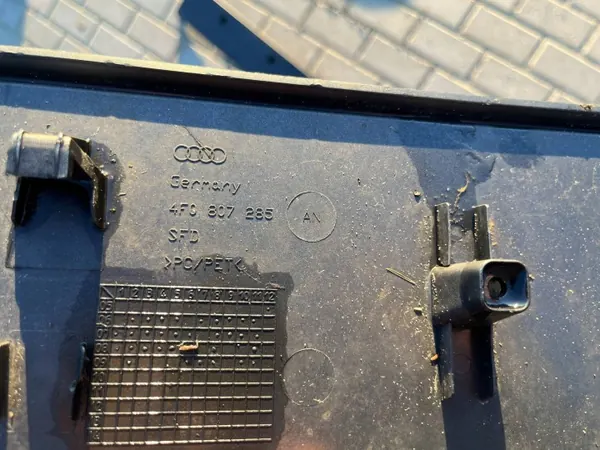 Moldura Matrícula Audi A6 C6 OEM 4F0807285AN image 4
