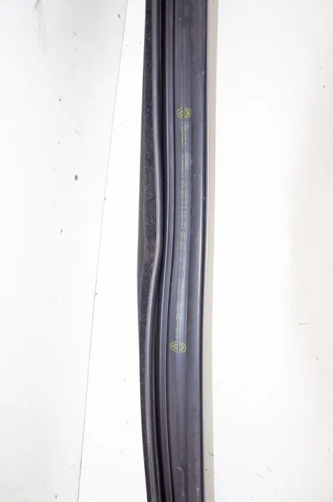 Joint de vitre porte droite arrière VW Golf VII UU168 image 3