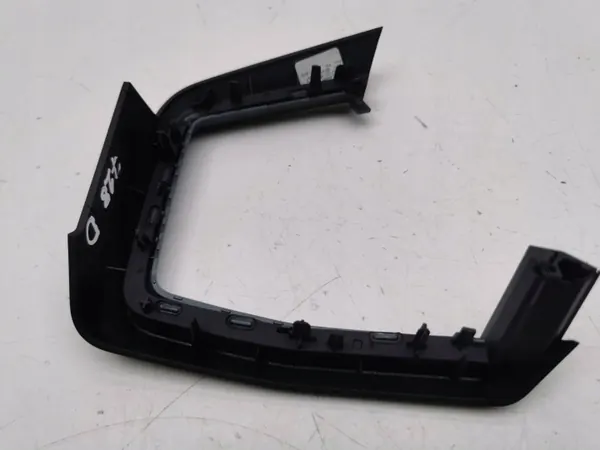 Handschoenenvakframe Audi A1 2019 OEM 82C857238 image 5