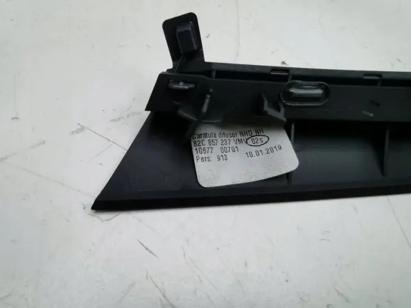 Handschoenenvakframe Audi A1 2019 OEM 82C857238 image 9