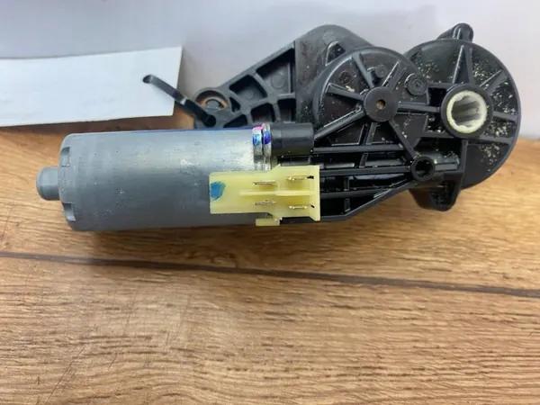 Istuinmoottori OEM 826649994PINYA Dodge Durango 2014+ image 3
