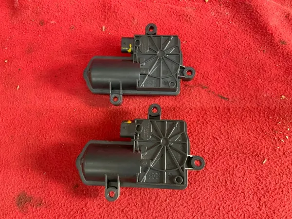 Audi Uitlaatklepactuator OEM 4N0133246A Gebruikt image 3