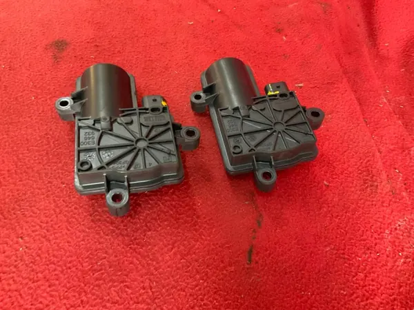Audi Uitlaatklepactuator OEM 4N0133246A Gebruikt image 4