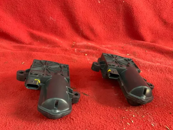 Audi Uitlaatklepactuator OEM 4N0133246A Gebruikt image 5