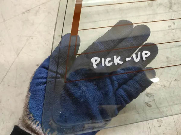 OEM RTEKO PAW4125 Ventana Trasera Nissan Navara D22 image 3