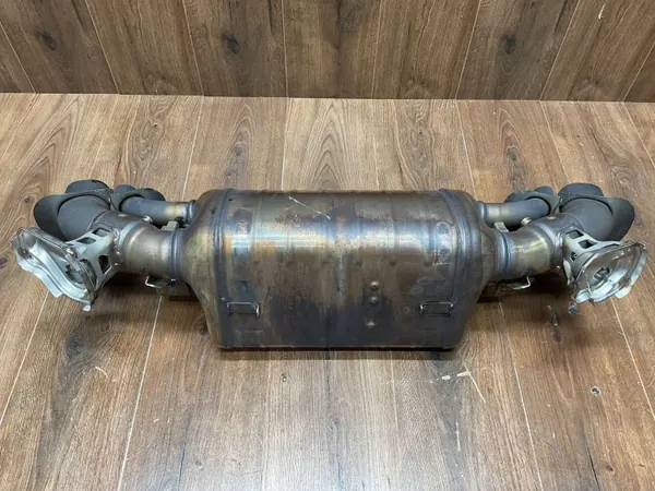 Porsche 911 Turbo S 992 Uitlaatdemper OEM 992251057D image 4