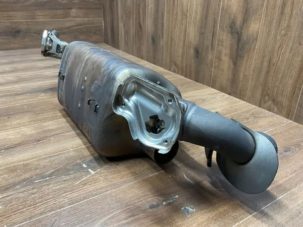 Porsche 911 Turbo S 992 Uitlaatdemper OEM 992251057D image 6