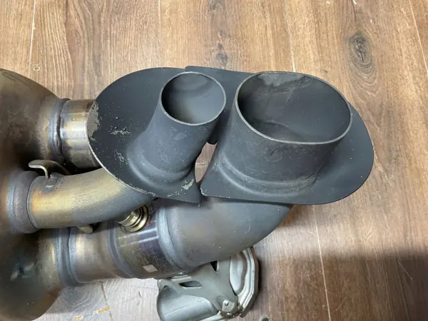 Porsche 911 Turbo S 992 Uitlaatdemper OEM 992251057D image 9