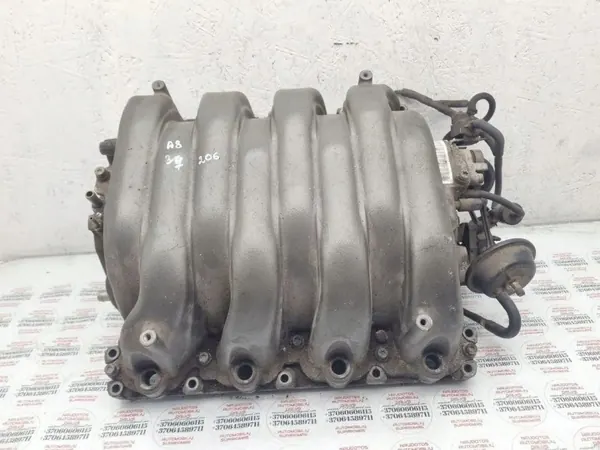 Insugningsgrenrör AUDI 077133185D 3.7L Bensin 2004 image 2