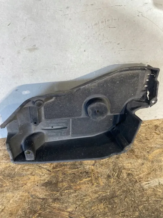 Lexus NX 300H Untere Abdeckung OEM 5816578010 - Gebraucht image 4