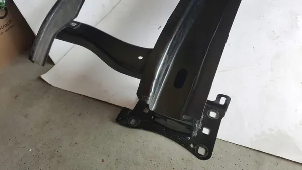 Volkswagen OE Etupuskuri Vahvistus 5G0807109AJ image 3