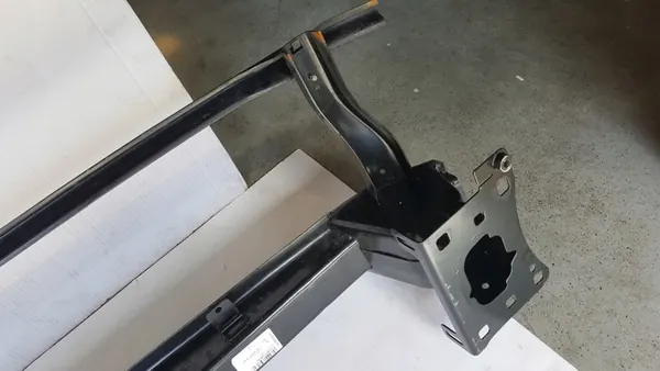 Volkswagen OE Etupuskuri Vahvistus 5G0807109AJ image 9