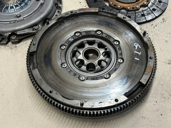 VW POLO 1.8 GTI AUDI 1.8 2.0 Volante de Dupla Massa 06K105266G image 5