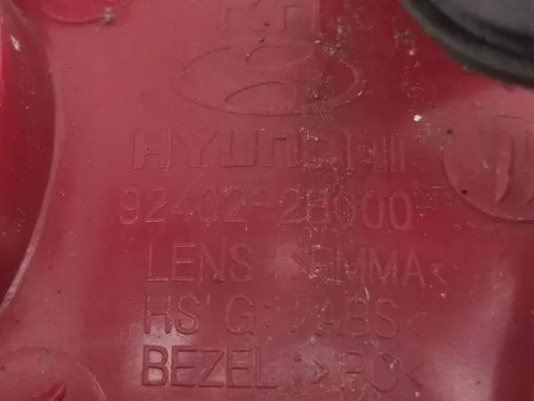 Luz trasera derecha Hyundai Santa Fe 2007 OEM image 8