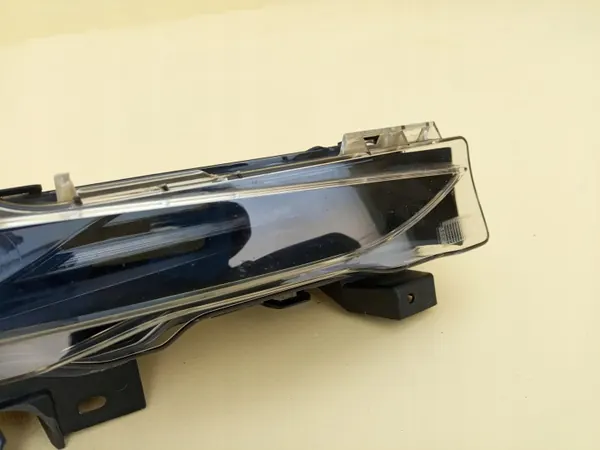 Tesla Model 3/Y DRL Halógeno LED Delantero Derecho OEM 1507933-00-C image 6