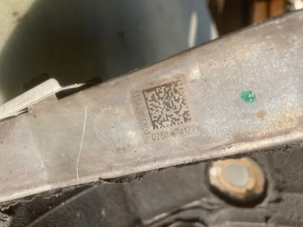 BMW iX1 U11 Klimakompressor-Halterung OEM 7412710 image 3