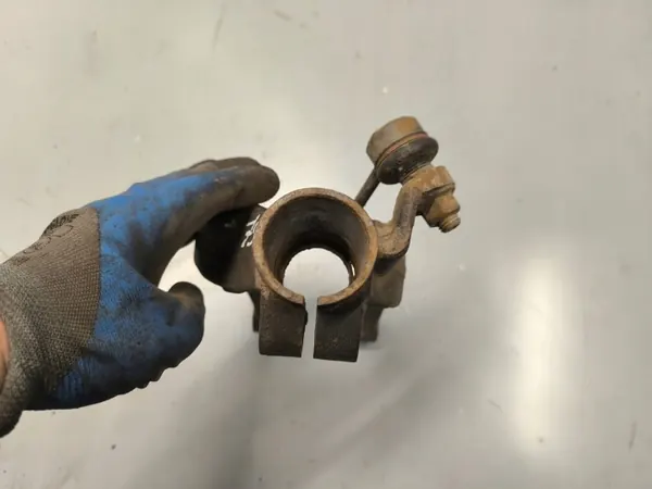 Voorlinker schokdemperbevestiging OEM 50704963 Alfa Romeo 159 image 4