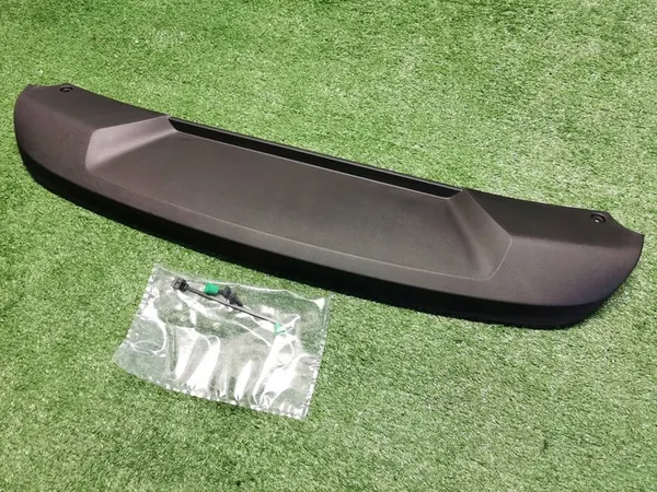 VOLVO XC40 II 17- Difusor Spoiler Traseiro OEM 31650122 image 3