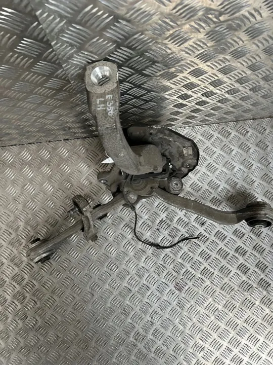 Moyeu de roue Mercedes-Benz OEM A0004213520 Avant image 4