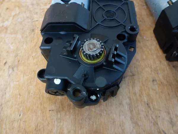 Mercedes-Benz OE A2048200808 - Pièce d'origine usagée image 6