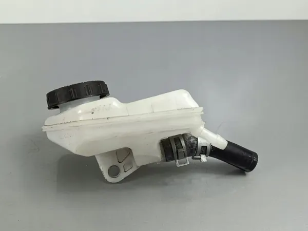 Nissan Bremsflüssigkeitsbehälter OEM 0204824774 image 5