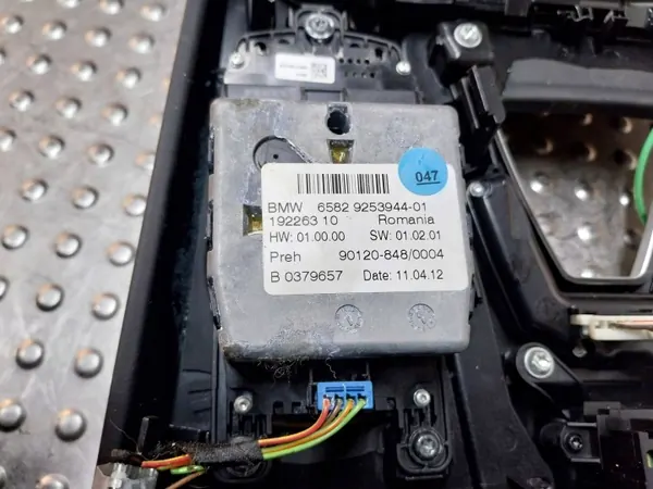 Marco de panel de cambio OEM S26372369 para BMW 5 F10/F11 image 10