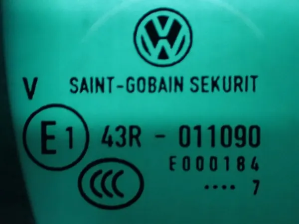 Vidrio Puerta Trasera Derecha OEM 3G9845214 VW Passat B8 image 4
