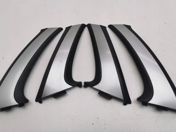 Toyota Avensis T270 2012 Zijkanten OEM 7461205060 image 2