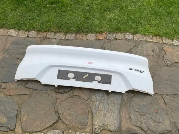 Garniture Hayon Ford Focus MK3 BS71-N423A40-A OEM image 4