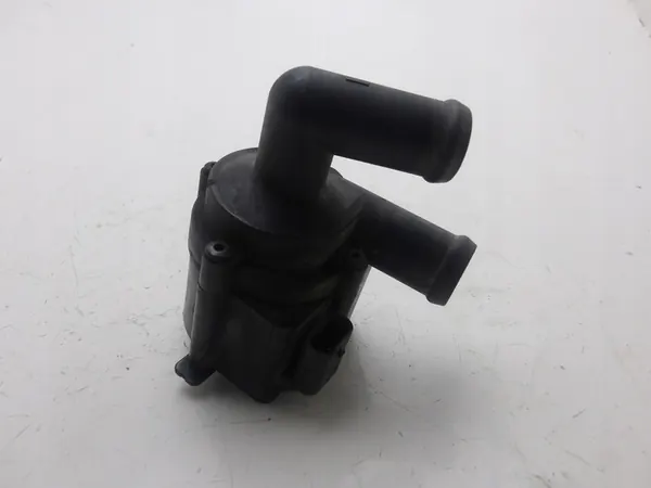 BMW F10 F11 Vattenpump 9230234 image 2