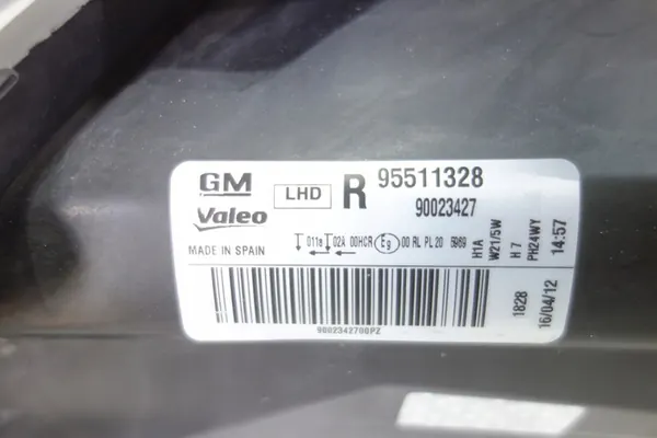 Faros delanteros derecho Opel Corsa D 11- Centro plateado OEM 95511328 image 6