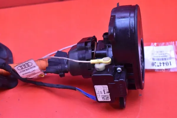 Tomada de carga OEM 4KL971106F para Audi E-Tron 55 image 5