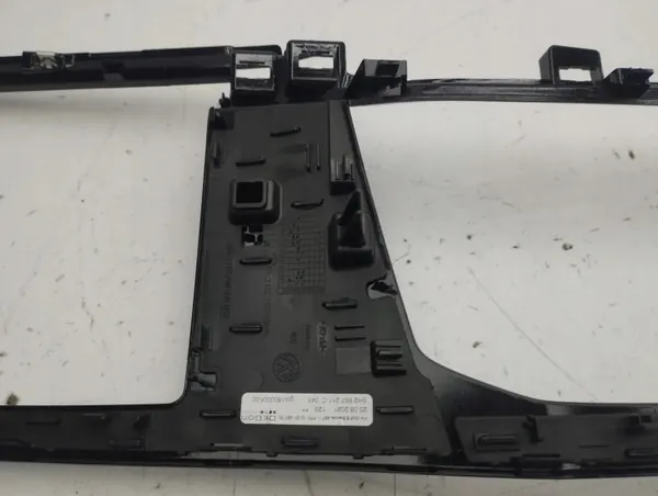 Volkswagen Golf VIII Mittelkonsole-Abdeckung OEM 5H2857211C image 8