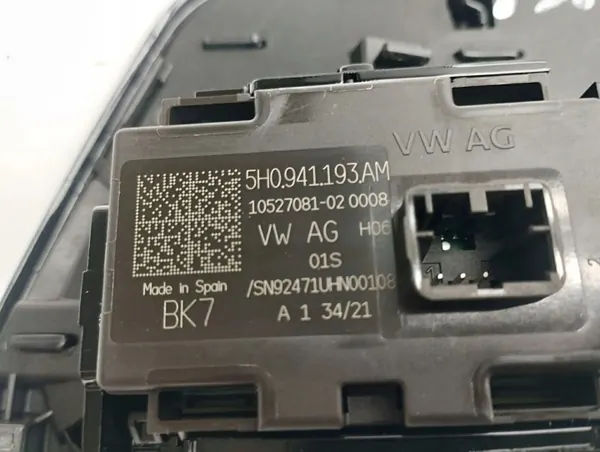 Volkswagen Golf VIII Mittelkonsole-Abdeckung OEM 5H2857211C image 9