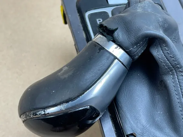 OEM 84652-B1002 Manchon Levier Vitesse Hyundai Genesis G80 image 6
