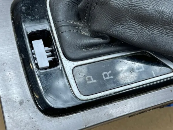 OEM 84652-B1002 Manchon Levier Vitesse Hyundai Genesis G80 image 8