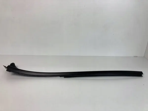 Opel OE 93867906 Moldura Para-brisa Esquerda image 2